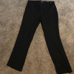 Gloria Vanderbilt Black pants.
